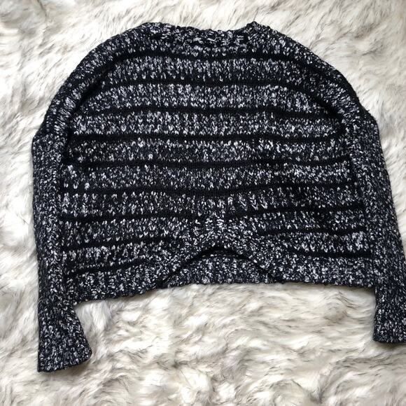 Forever 21 gray, black, white striped marled cropped sweater - Picture 5 of 7